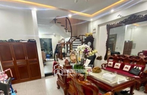 Siêu phẩm nhà 3 tầng tâm huyết Đường Bùi Thị Xuân - Chỉ 4,2X tỷ!