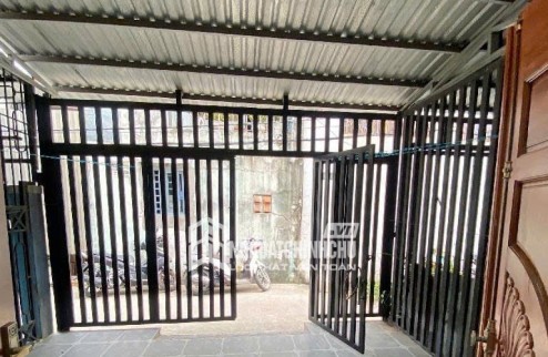 BÁN NHÀ 2 MẶT TIỀN HẺM XE HƠI QUỐC LỘ 50 BÌNH CHÁNH - 98M2 (4X23.3M) - CÁCH MT 10M - 4PN - GIÁ 5.5 TỶ