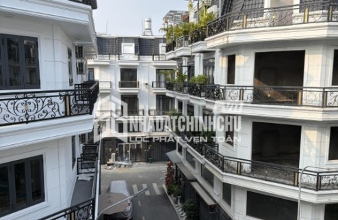 Cần bán khách sạn 3 sao 32 phòng giá tốt ngay biển Hà Tiên view mặt biển, đang KD tốt
