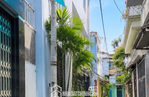 Bán nhà mặt phố ngay Bảo Tàng, Cung Cá Heo Hạ Long, 5 tầng 5 PN 5WC giá tốt 8** có thương lượng