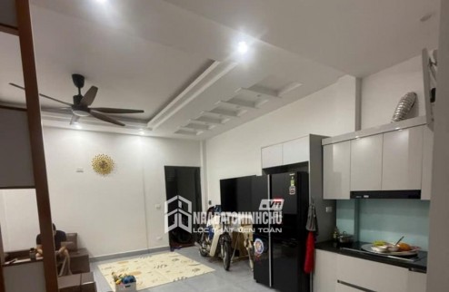 BÁN NHÀ BỒ ĐỀ 61M2, 5 TẦNG, Ô TÔ VÀO NHÀ,THANG MÁY, NHÀ GẦN HỒ BỒ ĐỀ, GẦN PHỐ,Ở LUÔN