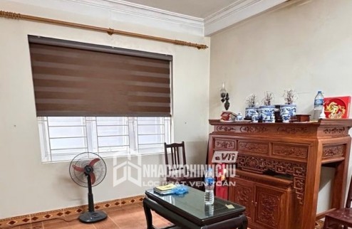 Cho thuê nhà ngõ Minh Khai- Hai Bà Trưng 3 tầng, Dt 60 m2 - 4pn3vs - Giá 15 Triệu (ctl)