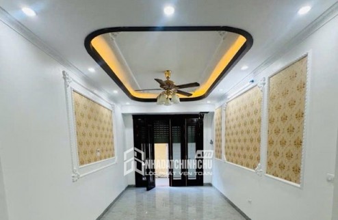 CHO HỘ GIA ĐÌNH THUÊ  ngõ 192 Lê Trọng Tấn,57m2 x 4 tầng  5 phòng ngủ, 10.5 triệu