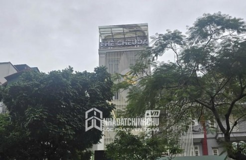 Bán nhà Khương Hạ 43m2x5 tầng, nhà mặt ngõ, ô tô đỗ cổng, thang máy, tặng full nội thất. Giá 6,6 tỷ