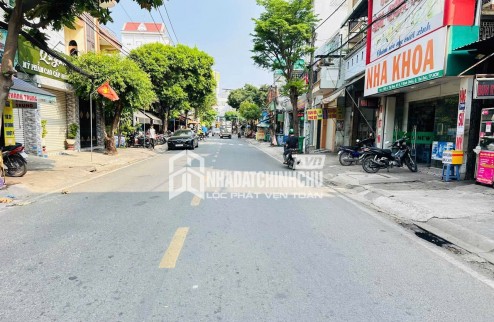 MĂT TIỀN LÊ THỊ HOA NGANG 5M ĐƯỜNG 15M DT 104,3M2 GIA 9TY500