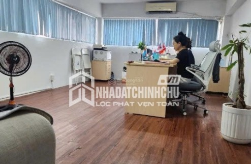 Tòa nhà văn phòng cho thuê Nam Phương Số 68 - 70 Hoàng Diệu, P13, Quận 4