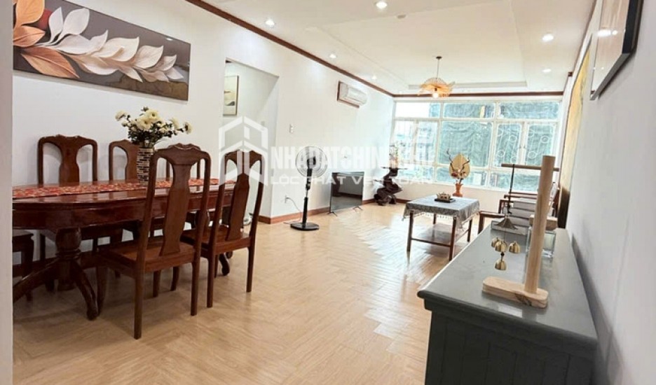 Bán nhà To Giá Rẻ Đường Lạc Long Quân, gần Ông ích Khiêm Q11. DT: 5.5x24m²