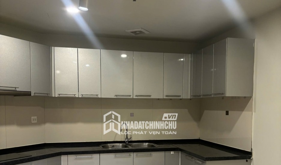 CHO THUÊ CĂN HỘ R1 ROYAL CITY – 150m2  3PN  NỘI THẤT MỚI 100%