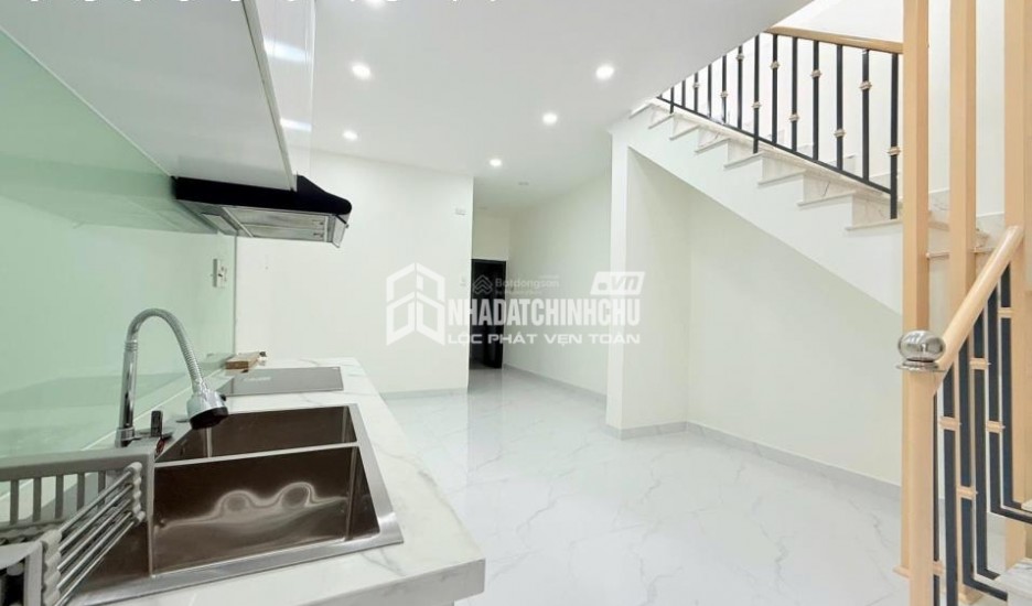 BÁN NHÀ CẤP 4 HẺM NGUYỄN KHUYẾN SÁT CHỢ VĨNH HẢI TRUNG TÂM NHA TRANG – DIỆN TÍCH 42,6M² ĐẤT Ở ĐÔ THỊ HƯỚNG NAM SỔ HỒNG SẴN SÀNG CÔNG CHỨNG GIÁ 2 TỶ
