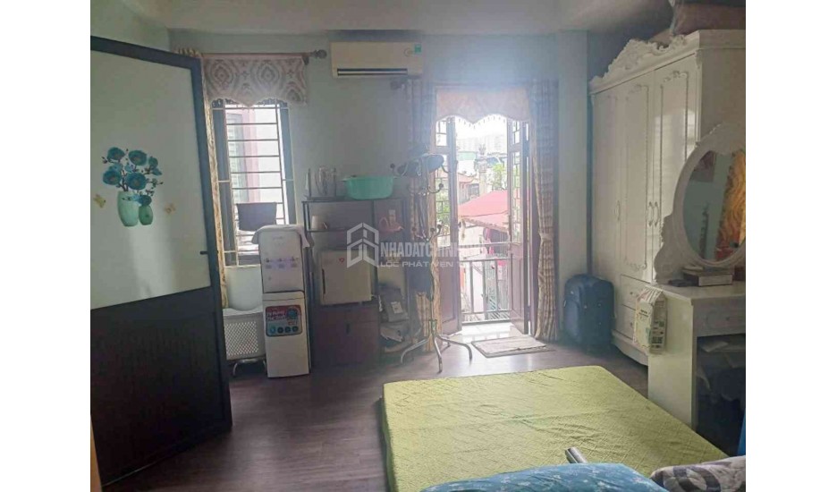 Phố Trạm 7 tỷ ô tô đỗ cửa nhà,sổ đỏ long biên