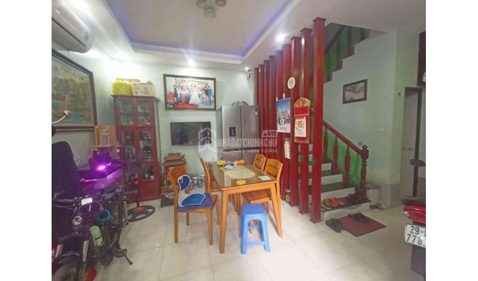 Phố Trạm 7 tỷ ô tô đỗ cửa nhà,sổ đỏ long biên
