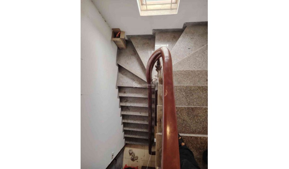 Phố Trạm 6 tỷ 30m gần phố gần ô tô, sổ đỏ Long Bên
