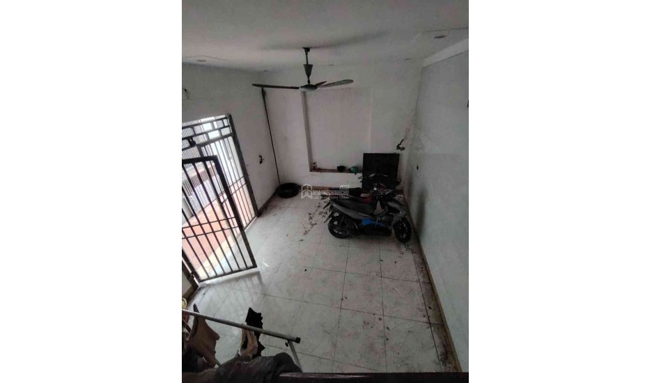 Phố Trạm 6 tỷ 30m gần phố gần ô tô, sổ đỏ Long Bên
