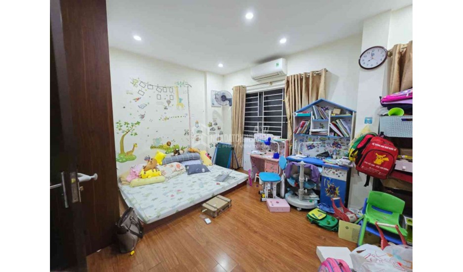 Thạch Bàn 7.5 tỷ lô góc,ô tô đỗ cửa,sổ đỏ Long Biên