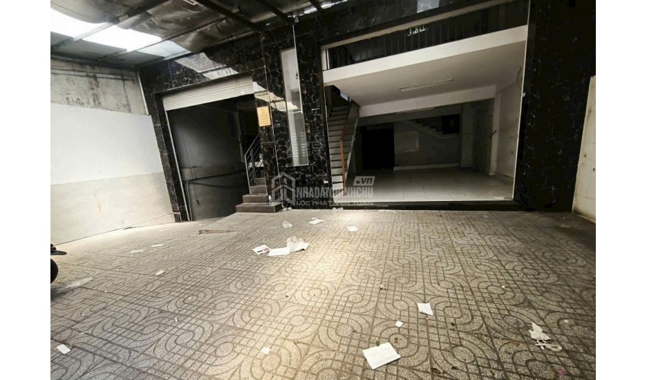 TÒA NHÀ GẦN 1000M² SỬ DỤNG – CÓ THANG MÁY