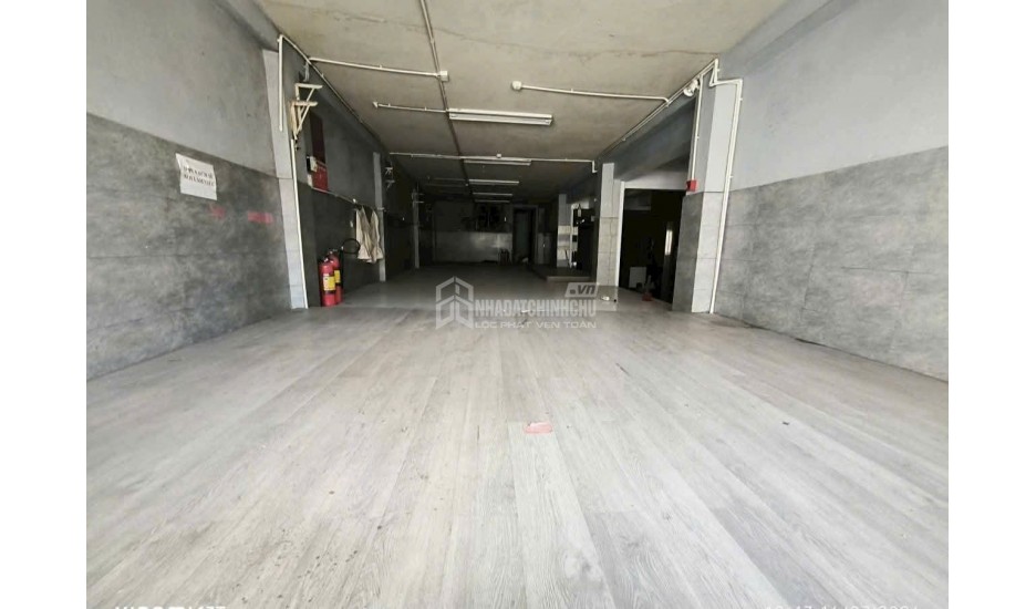 TÒA NHÀ GẦN 1000M² SỬ DỤNG – CÓ THANG MÁY