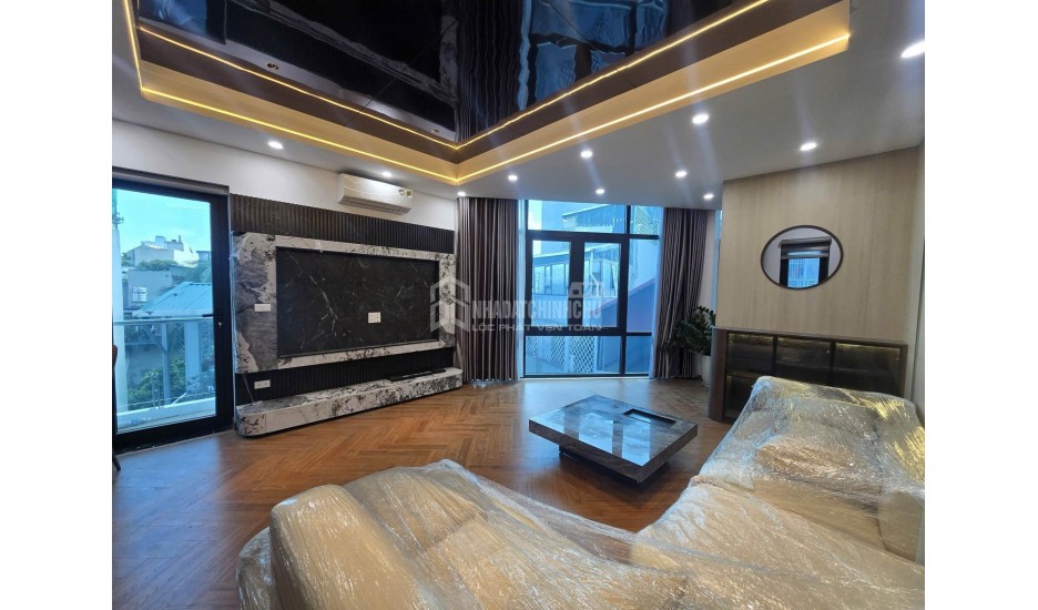 Giá mềm 14 tỷ 50m lô góc ngõ ô tô Nguyễn Văn cừ,Long Biên