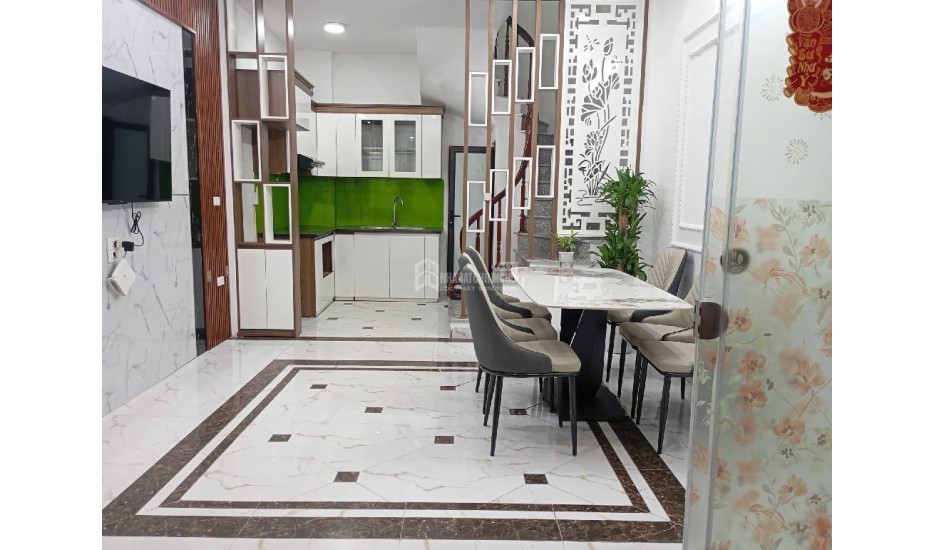Căn nhà 5 tầng 30m Phúc Lợi 5.6 tỷ, sổ đỏ Long Biên
