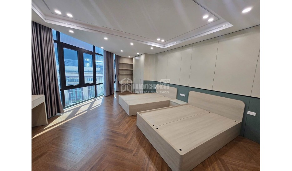 Giá mềm 14 tỷ 50m lô góc ngõ ô tô Nguyễn Văn cừ,Long Biên