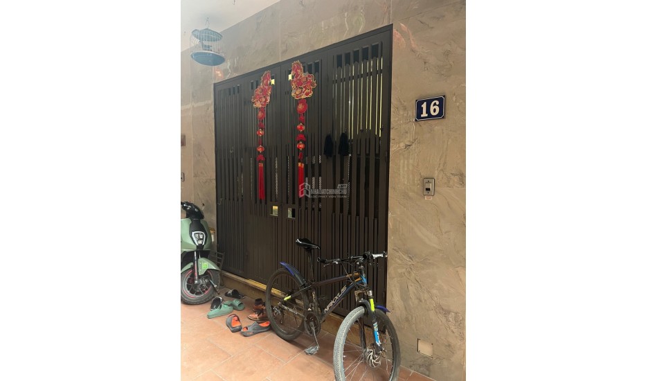 Nhà Ngọc Thụy 5 tầng 4.9 tỷ 30m gần ô tô, ngõ nông, sổ đỏ