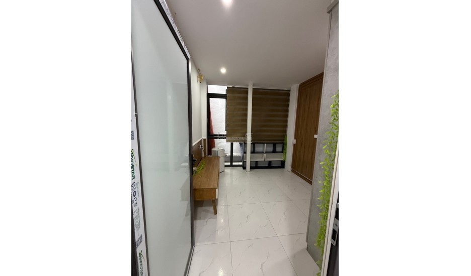 Giá mềm 4.2 tỷ 25m Nguyễn Văn Linh Long Biên,sổ đỏ đầy đủ
