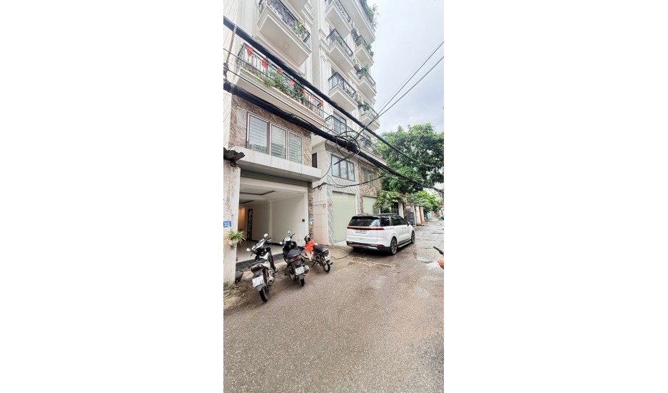 Thạch Bàn Long Biên 13 tỷ 7 tầng thang máy - ô tô đỗ ngày đêm.