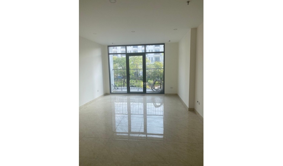 Giá mềm 14 tỷ 50m lô góc ngõ ô tô Nguyễn Văn cừ,Long Biên