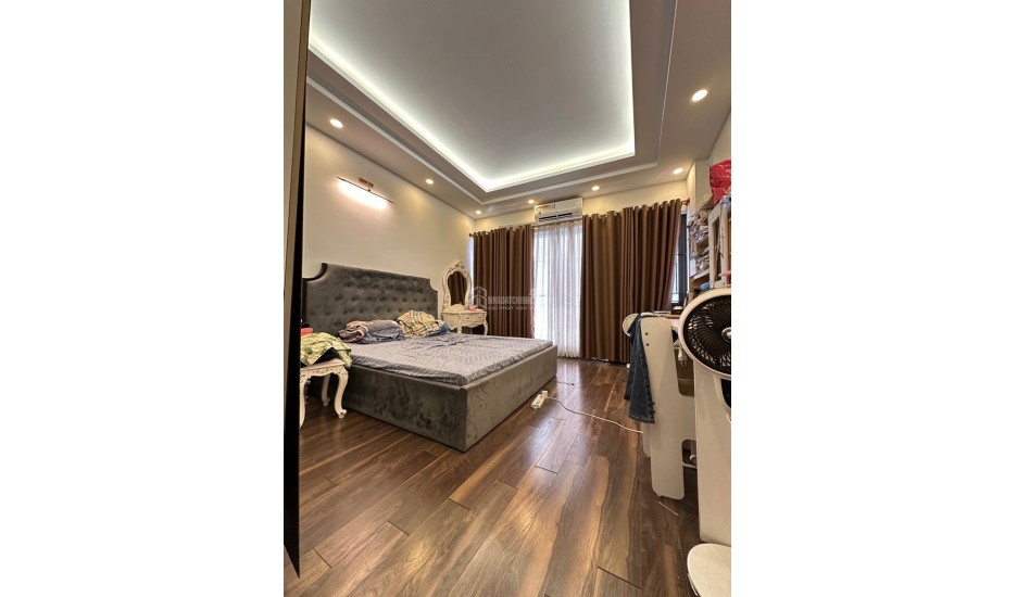 Ô tô đỗ cửa Bát Khối 8 tỷ xây dựng kiên cố