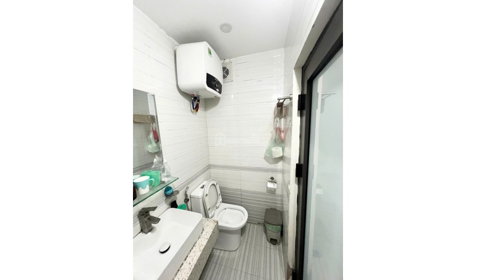 Bán nhà Bằng B Hoàng Liệt, 40.5m² x 5 tầng, ô tô 7 chỗ vào nhà, cách đường lớn 30m