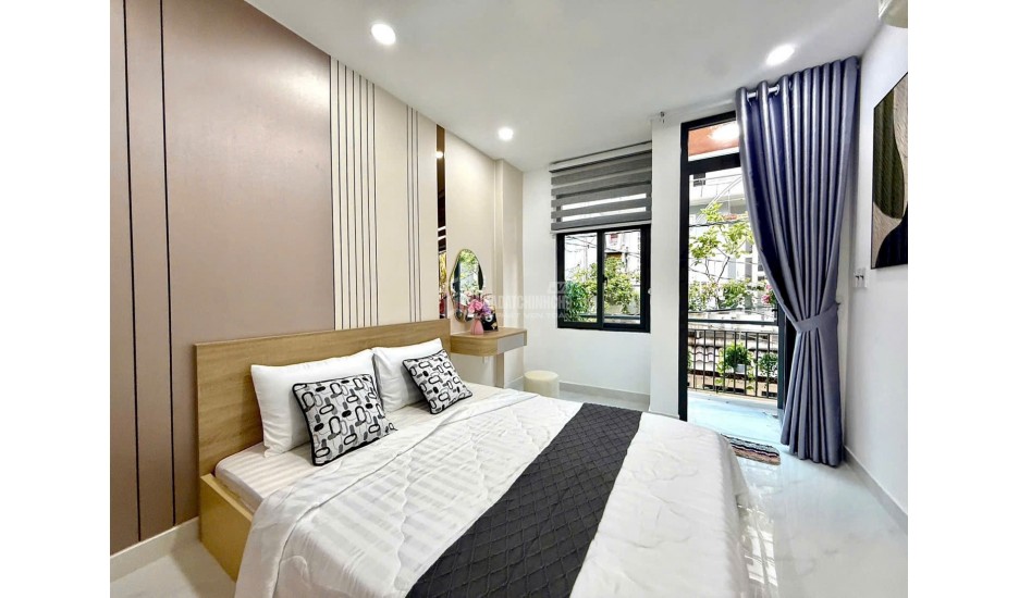 (HIẾM) Bán nhà NGUYỄN THỊ THẬP, 75M2, ô tô đậu cửa, giá 4,9 tỷ