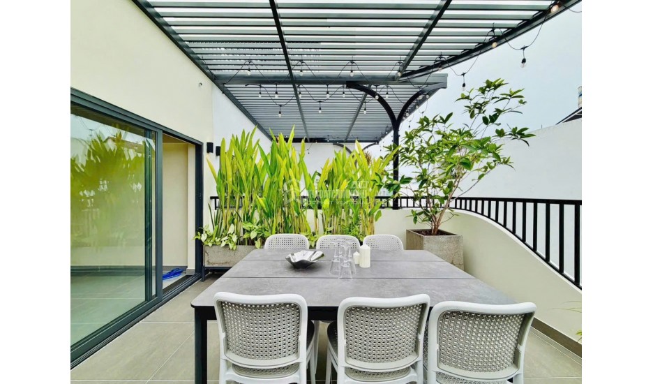 Bán nhà hẻm xe hơi Huỳnh Tấn Phát, Q7, 80m2, full nội thất, giàm còn 4.2 Tỷ