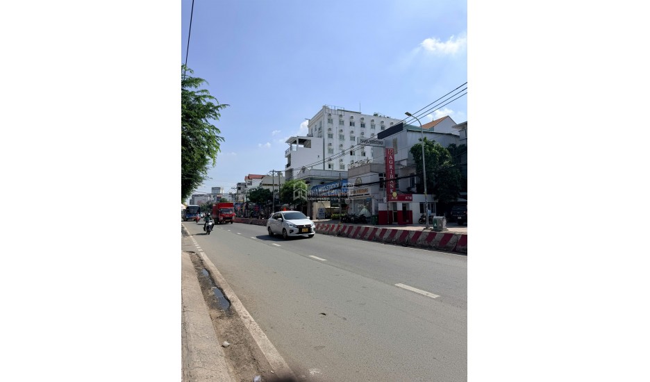 Bán đất tặng nhà 255m2 - Ngang 8.5m, Tiện xây mới, 1 căn ra Mặt tiền - ngay Phú Thuận - chỉ 10 tỷ