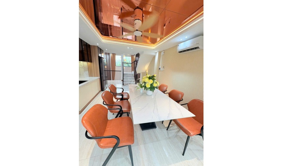 (HIẾM) Bán nhà NGUYỄN THỊ THẬP, 75M2, ô tô đậu cửa, giá 4,9 tỷ