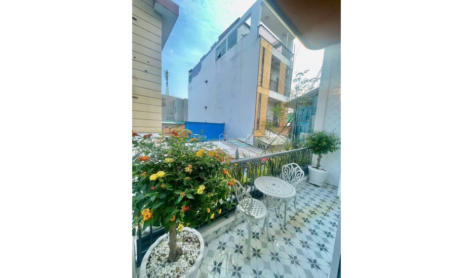 Bán nhà gần Nguyễn Thị Thập, hẻm XH, ngang 6m, 72m2, 3 tầng, giá 4,5 tỷ