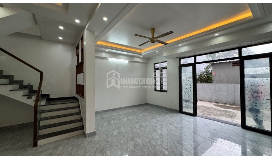 NHÀ 3 TẦNG - NGÕ Ô TÔ ĐỖ CỬA - 3 NGỦ KHÉP KÍN - 2,35đ