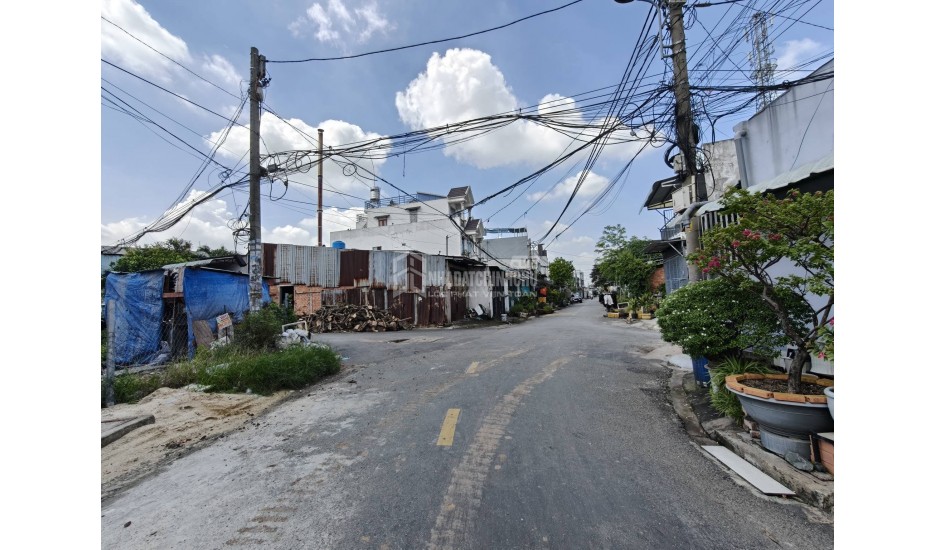 BÁN NHÀ ĐẸP LÊ VĂN KHƯƠNG – GARA Ô TÔ TRONG NHÀ – GIÁ NHỈNH 6 TỶ