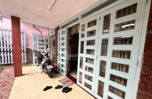 Bán đất tặng nhà - Huỳnh Tấn Phát 136m2 1 tầng, nở hậu 6,75m - 60m ra mặt tiền, chỉ 7.9 tỷ