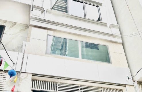 Bán nhà Bằng B Hoàng Liệt, 40.5m² x 5 tầng, ô tô 7 chỗ vào nhà, cách đường lớn 30m